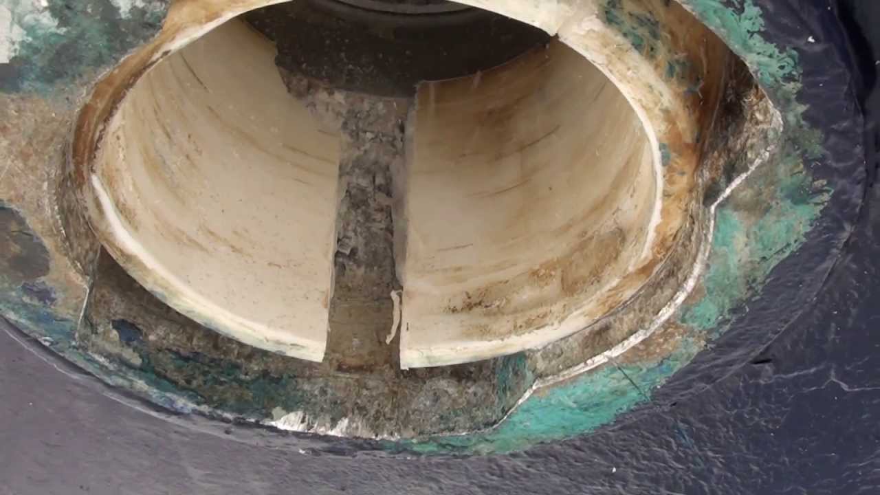 Bavaria yacht rudder bearing and anode change on a 37 ft boat