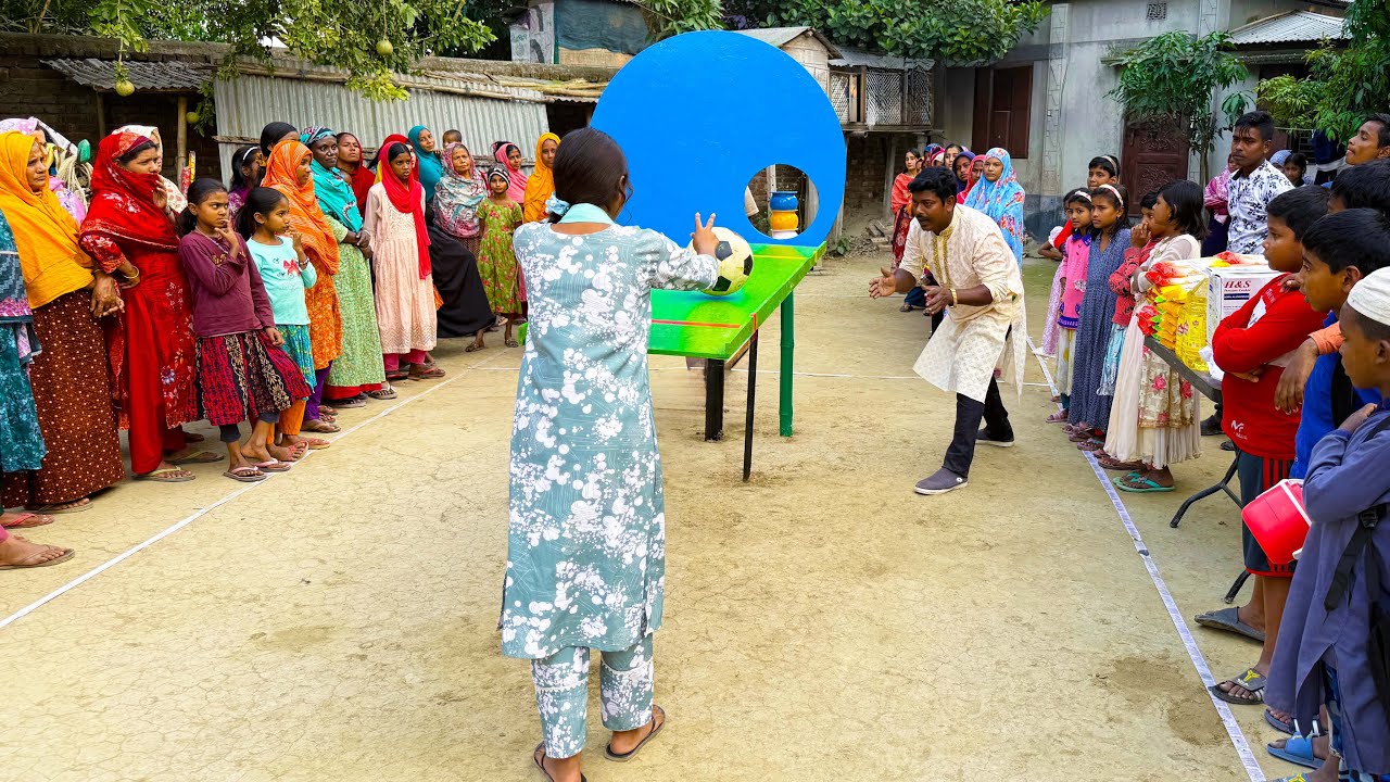 আজকের চ্যালেঞ্জে বল গড়িয়ে ঘুড়ন্ত বোর্ডের ছিদ্র পেরিয়ে ঘটি ভাঙলেই রয়েছে হাতভর্তি পুরস্কার !