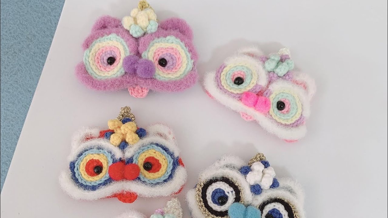 Lion dance hair clip - working with fluffy yarn