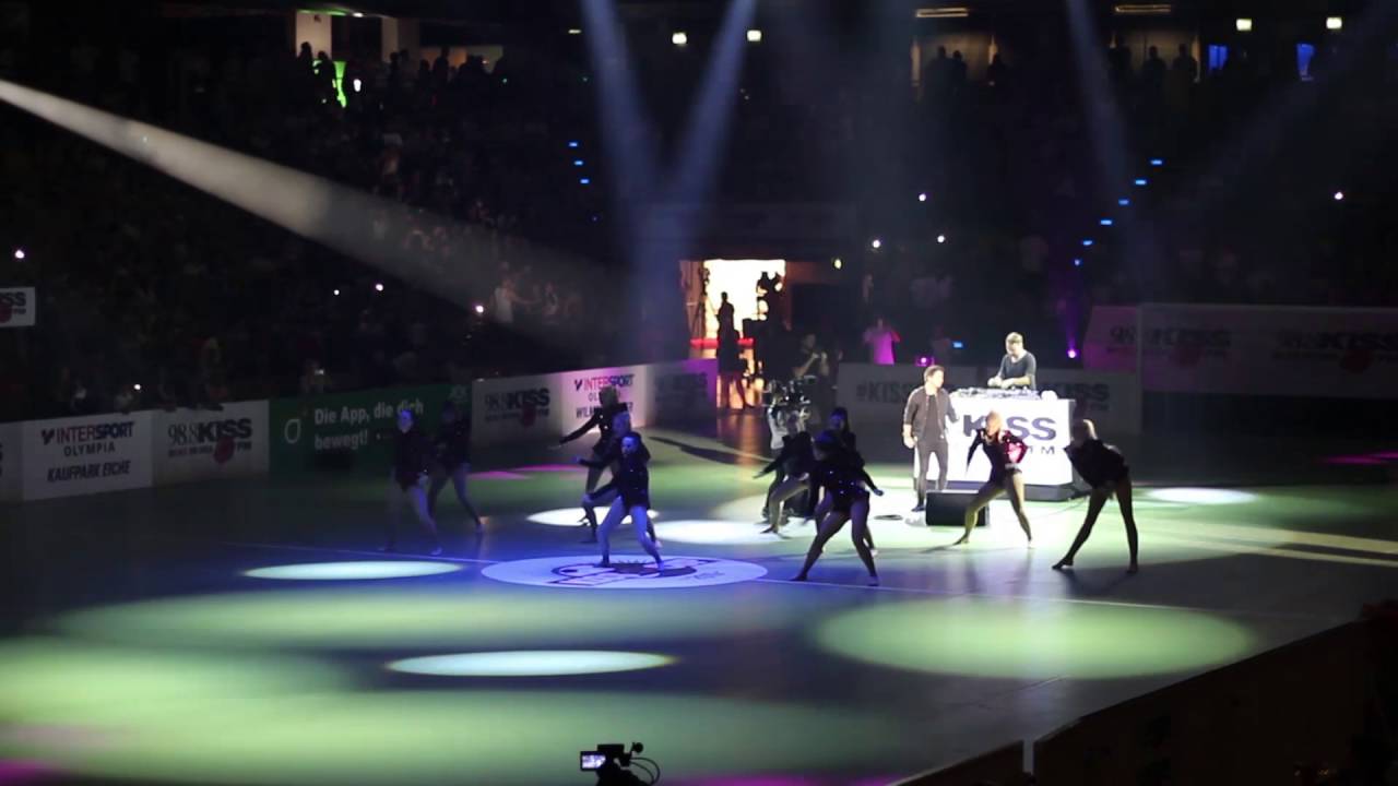 Kiss Cup 2016: Topic feat. Nico Santos 