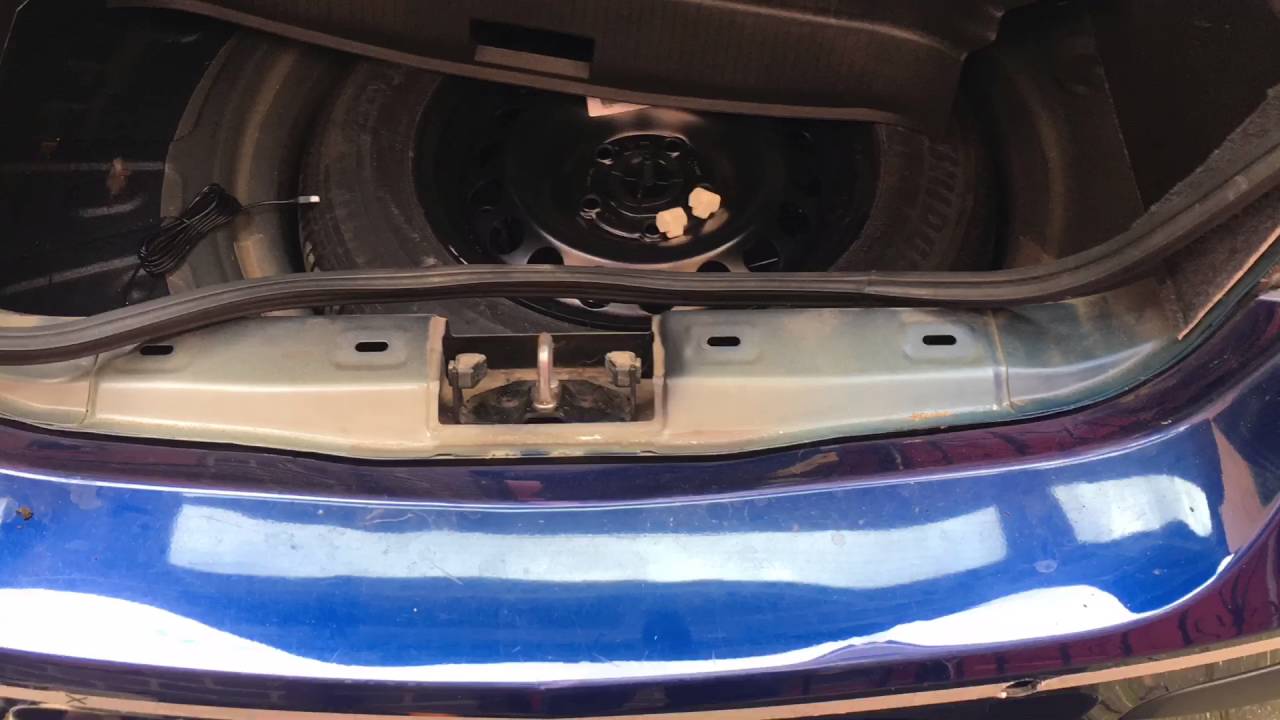 How To Fit Reverse Parking Sensor Installation (Vauxhall Astra MK5)