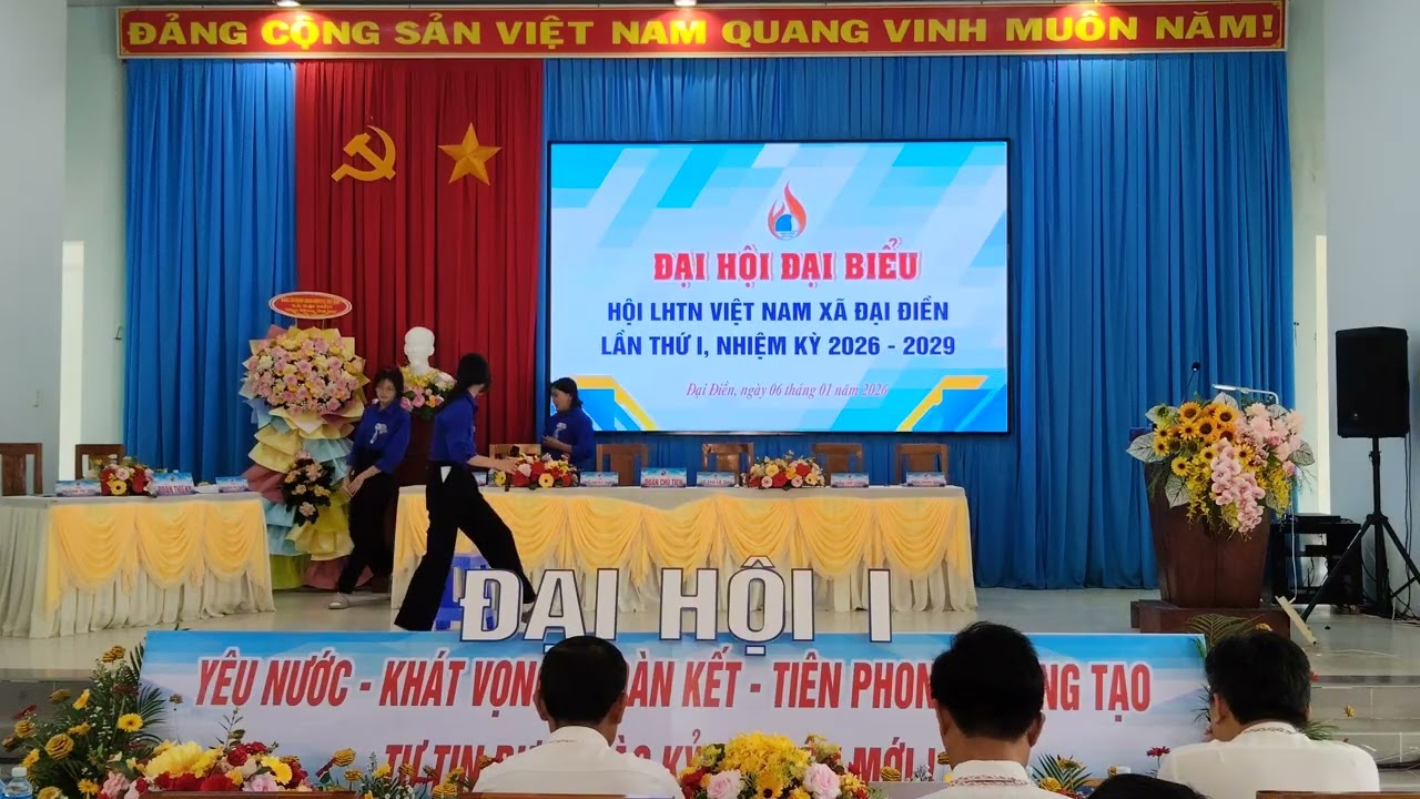 SÂN KHẤU HOÁ 