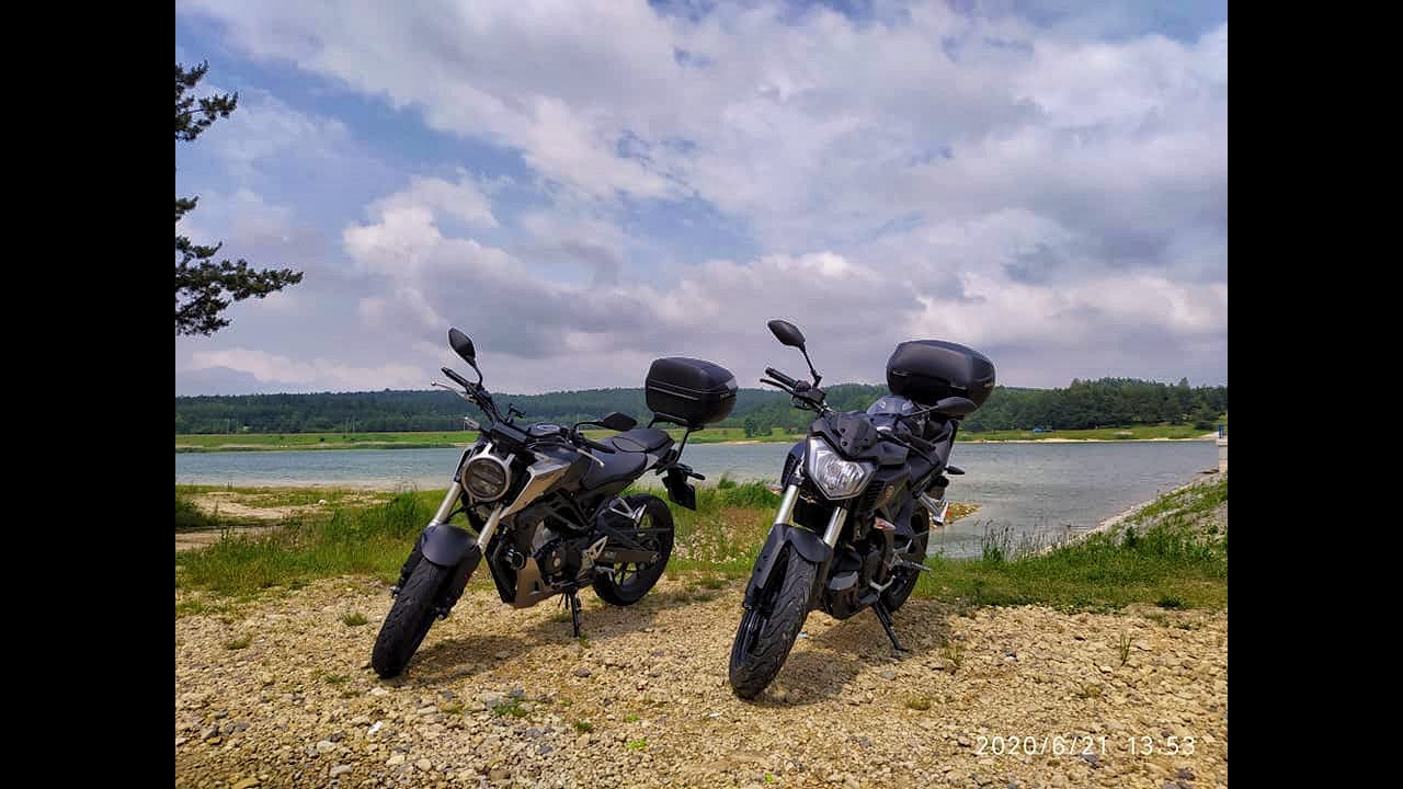 Honda CB125R Yamaha MT125 produkcja bezsensownych kilometrów po jurajskich drogach