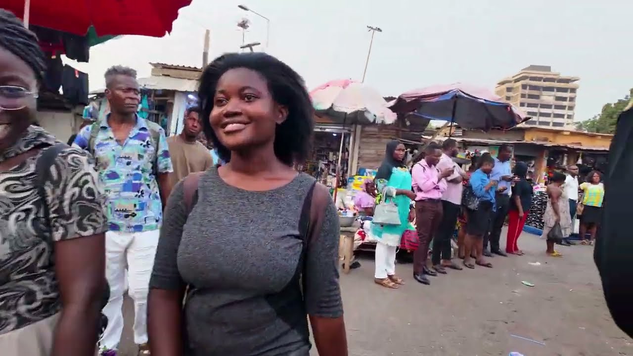 NIGHT MARKET WALK IN AFRICA GHANA ACCRA MAKOLA