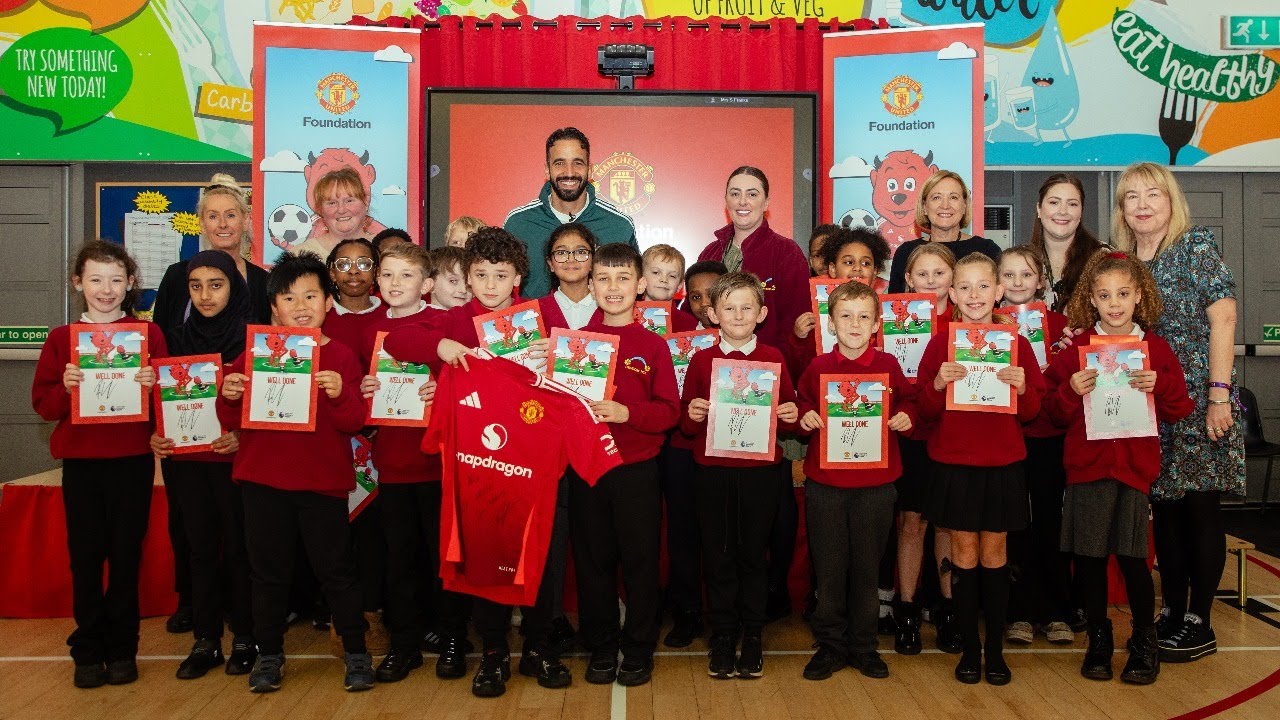 Ruben Amorim's AMAZING Surprise 🤯 | Man Utd Head Coach Visits Primose Hill Primary School 👏❤️