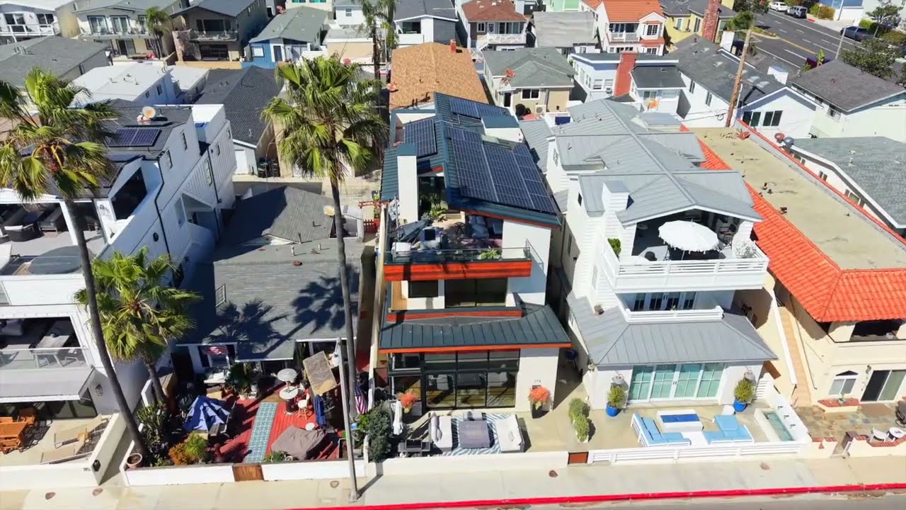 119 41st street Newport Beach, Coastal Luxury Living steps to the beach.