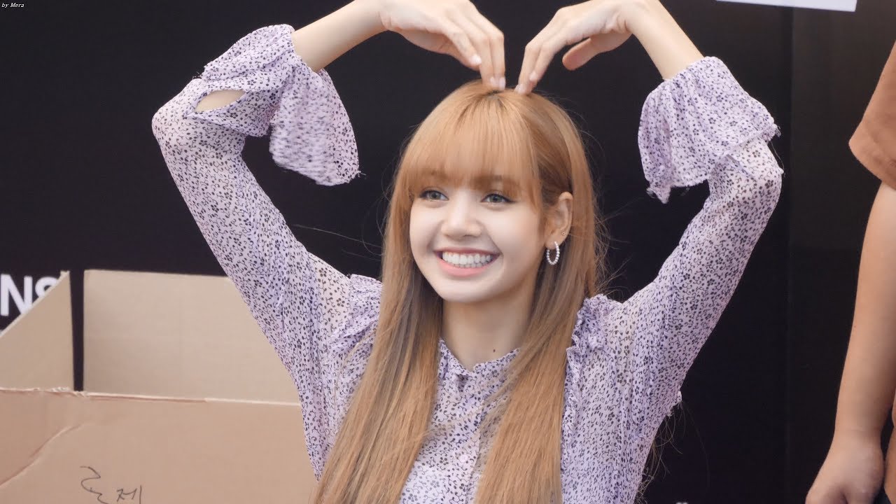 180819 블랙핑크 (BLACKPINK) 팬사인회끝 엔딩(Ending) 마무리인사 [리사] LISA 직캠 Fancam (코엑스팬사인회) by Mera