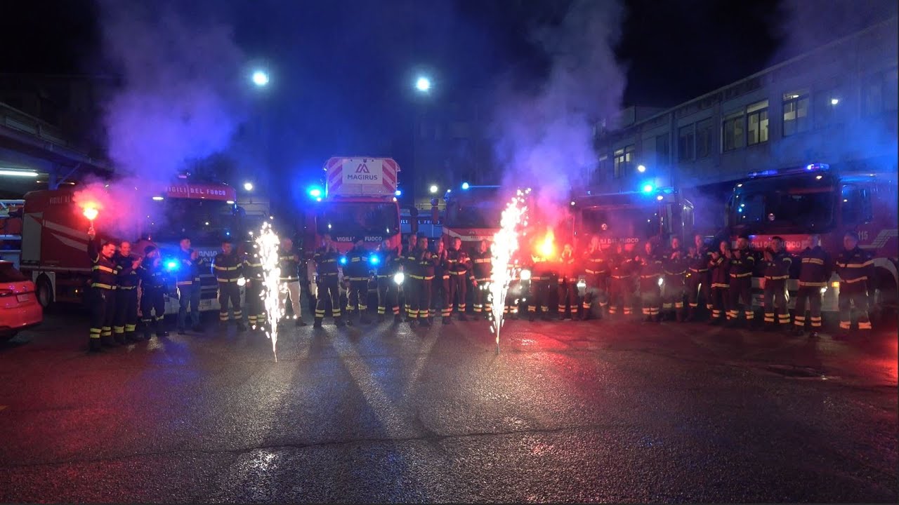 4K - Vigili del Fuoco Messina, sirene e abbracci per il pensionamento del C.R. Salvatore Falcone