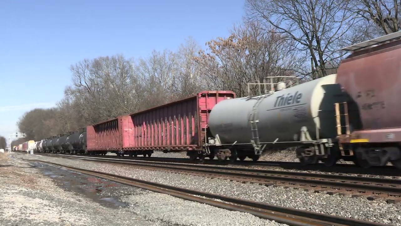 NORFOLK SOUTHERN GE AC44C6M Southbound Manifest Mix Freight