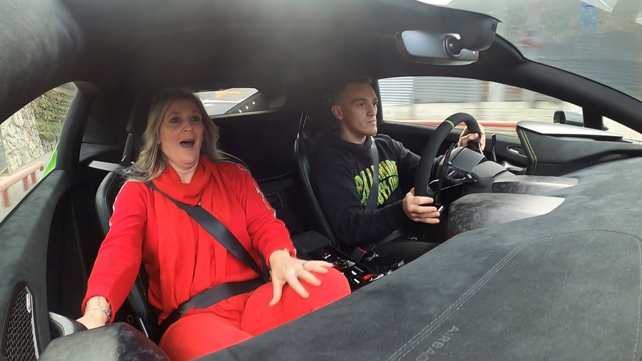 Mi MADRE y mi PADRE REACCIONAN a mi NUEVO LAMBORGHINI