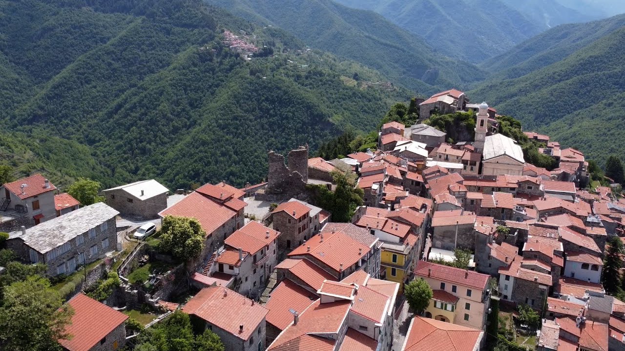 Triora, c’è un borgo in provincia di Imperia ricco di fascino e magia