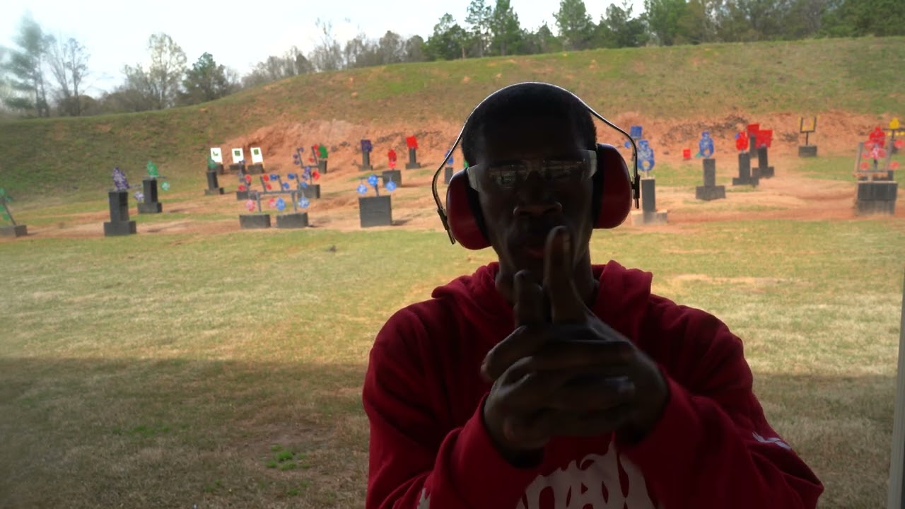 Range Madness, день 15: Glock 17 против стальной мишени.