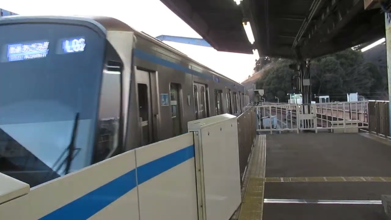 横浜市営地下鉄ブルーライン　3000R形　入線　上永谷駅(B-09)