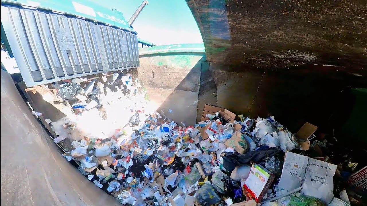Waste Management Autocar/Heil Freedom half pack garbage truck hopper P.O.V part 1