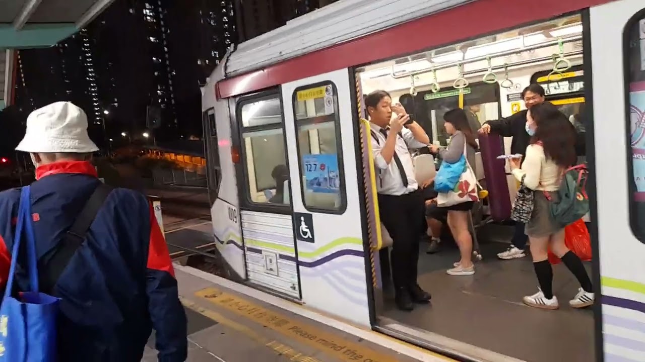 第一期輕鐵翻新 1009+1005 駛離天逸站5號月台 & 復刻主題列車 1066+1001@706 濕地公園至天悦