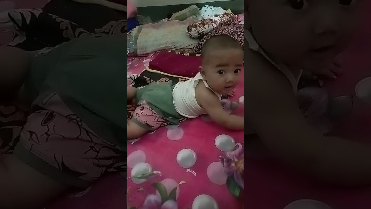 বাচ্চাটা করে কি?