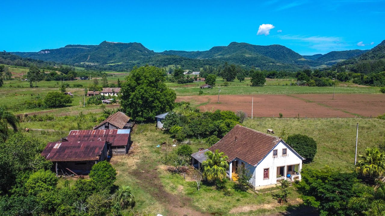 ELE CONTOU COM CARINHO AS HISTÓRIAS QUE VIVEU NO BELÍSSIMO CASARÃO ANTIGO DA FAMÍLIA!