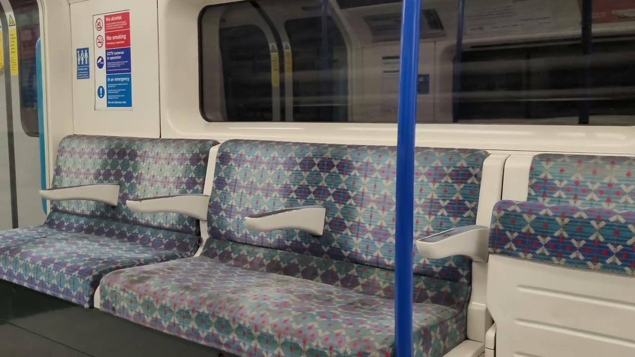 Victoria line 2009-Stock ride from Brixton to Stockwell with incorrect Announcement