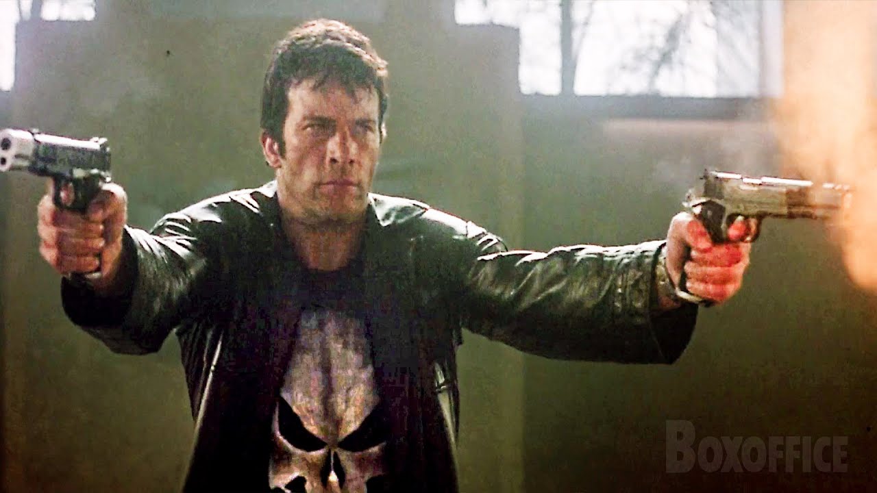 The Punisher hace llover balas y dinero | El castigador | Clip en Espa&ntilde;ol