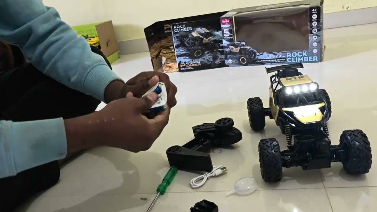 RC Officially Licensed Rock clamber Car Unboxing & testing - New New Toys 