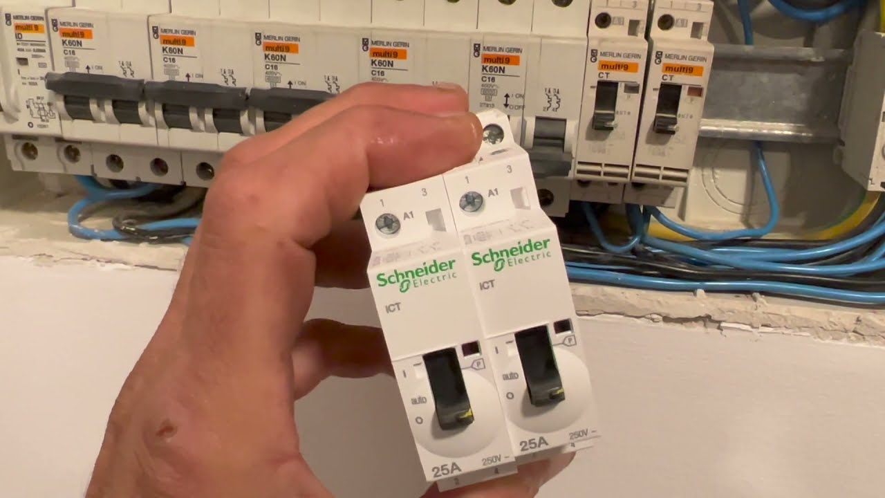 CUADRO ELECTRICO CONTACTORES  Y MANIOBRA PARA RADIADORES ELECTRICOS .CRONOTERMOSTATO.
