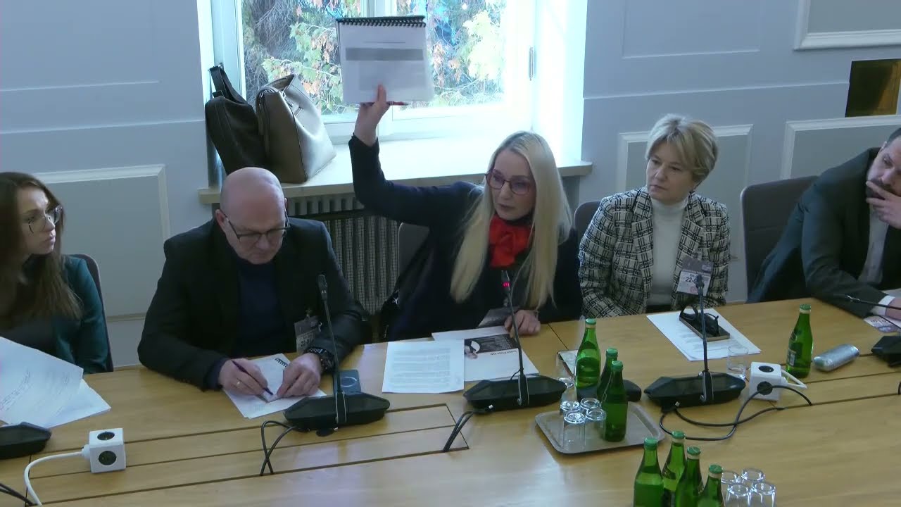 To są dwa tomy, konsultacji, czyli propozycji przedsiębiorc&oacute;w ...(Luiza Pieprzyk)  #KSeF (22.1.2026)