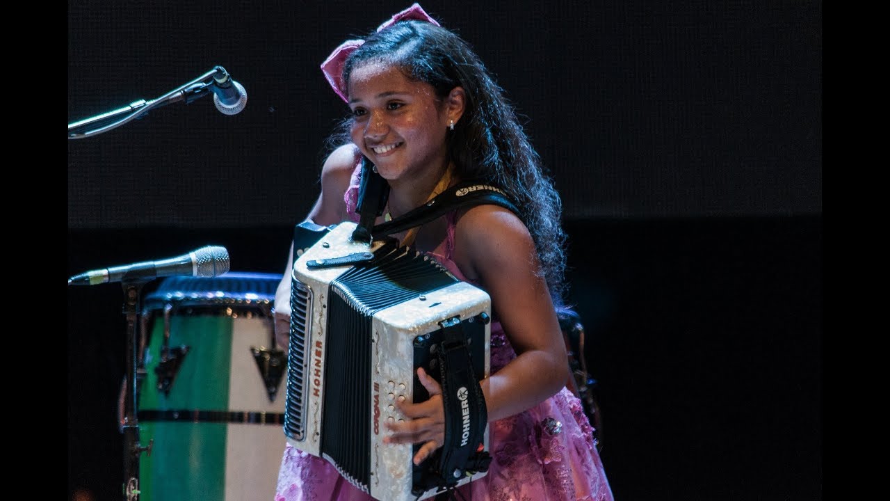 ALMA LUZ ARAUJO CASTRO Ganadora 1er  Lugar, Acordeonera infantil   puya