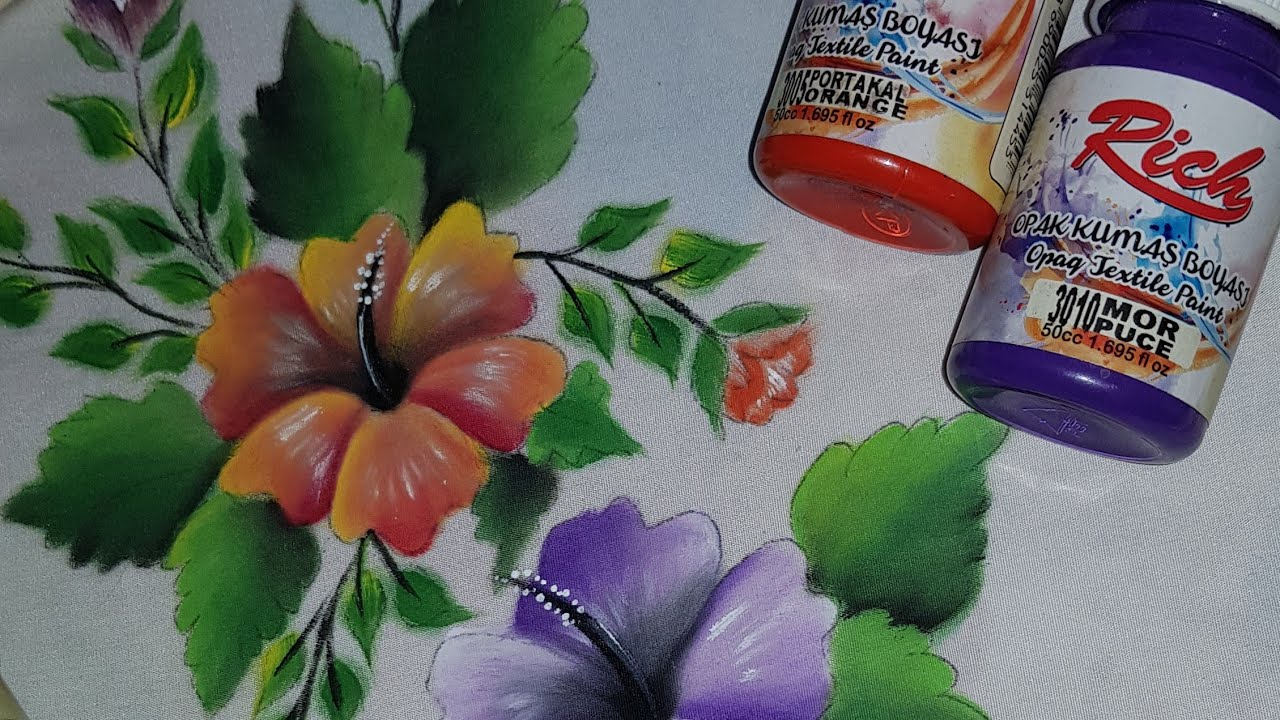 طريقة صباغة على الثوب بتفصيل للمبتدءات🎨  لأجمل وأسهل وردة🌺 ممكن ترسموها على الثوب🖌بصباغة الثوب ريش🇲🇦