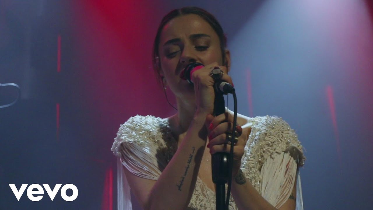 Ceyl'an Ertem - Bir Erkek Yüzünden (Live)