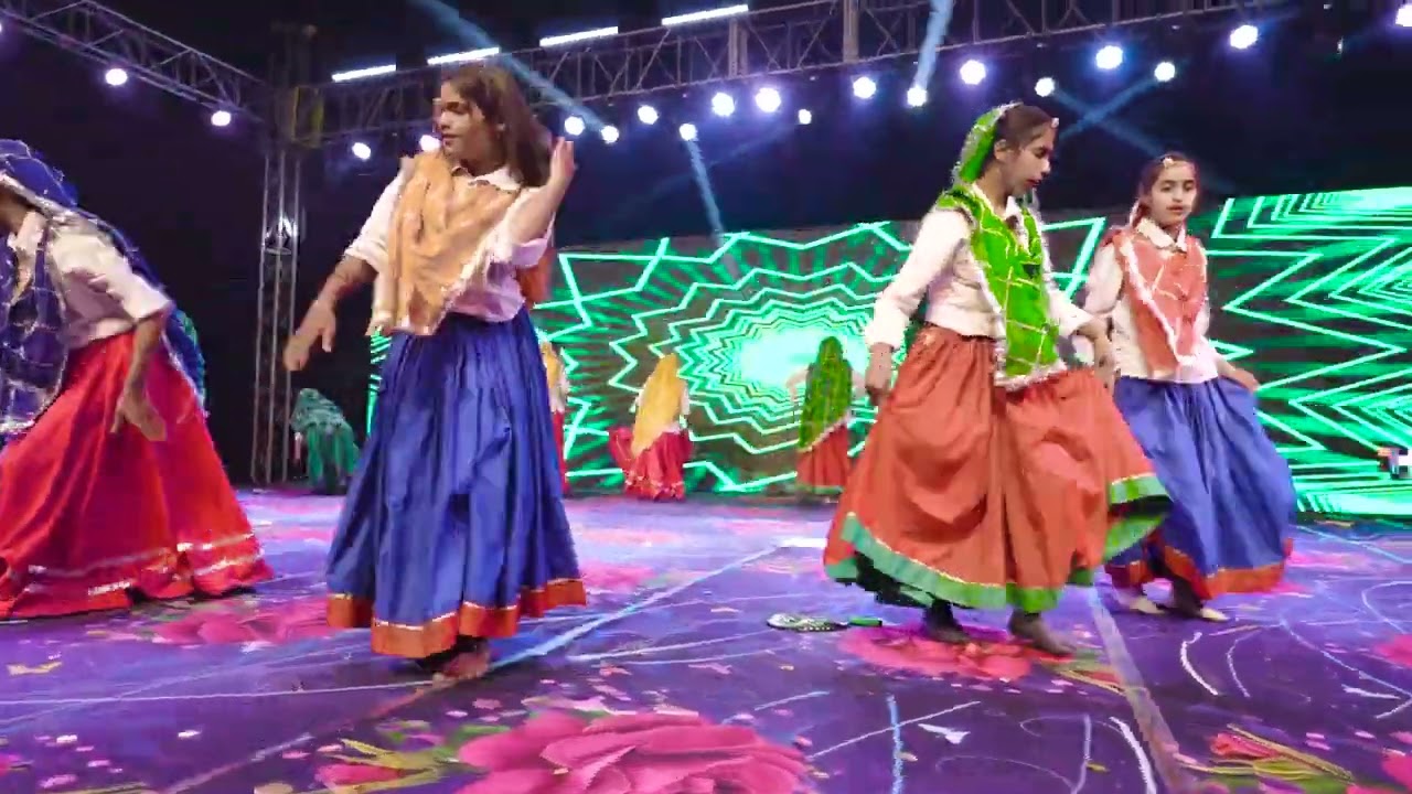 ✨ Girls Group Dance || Amazing performance || Power, Grace & Rhythm ||UMANG 2025 ✨