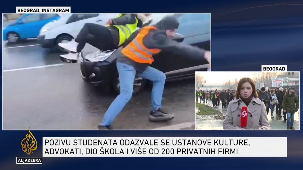 Novi incident na protestima: Automobil se zaletio u grupu studenata i redara