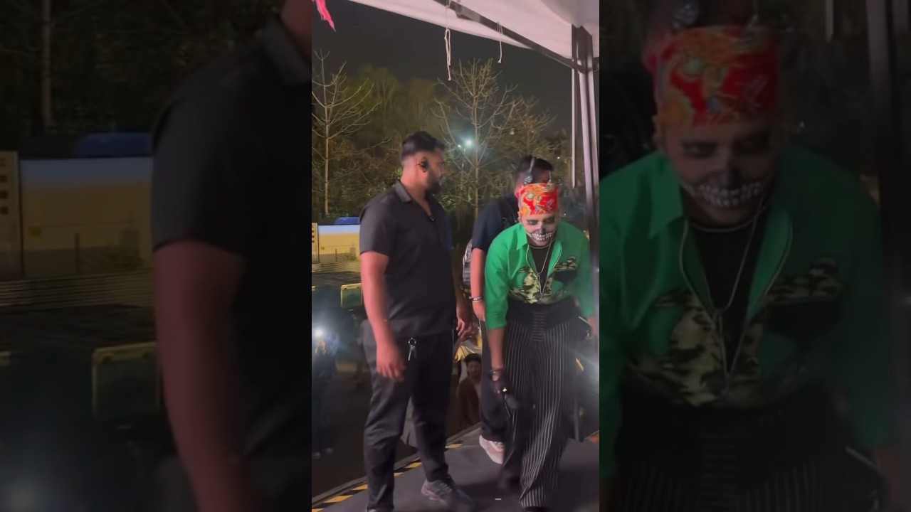 TALWINDER SHOWS HIS ( painted ) FACE AT BACKSTAGE