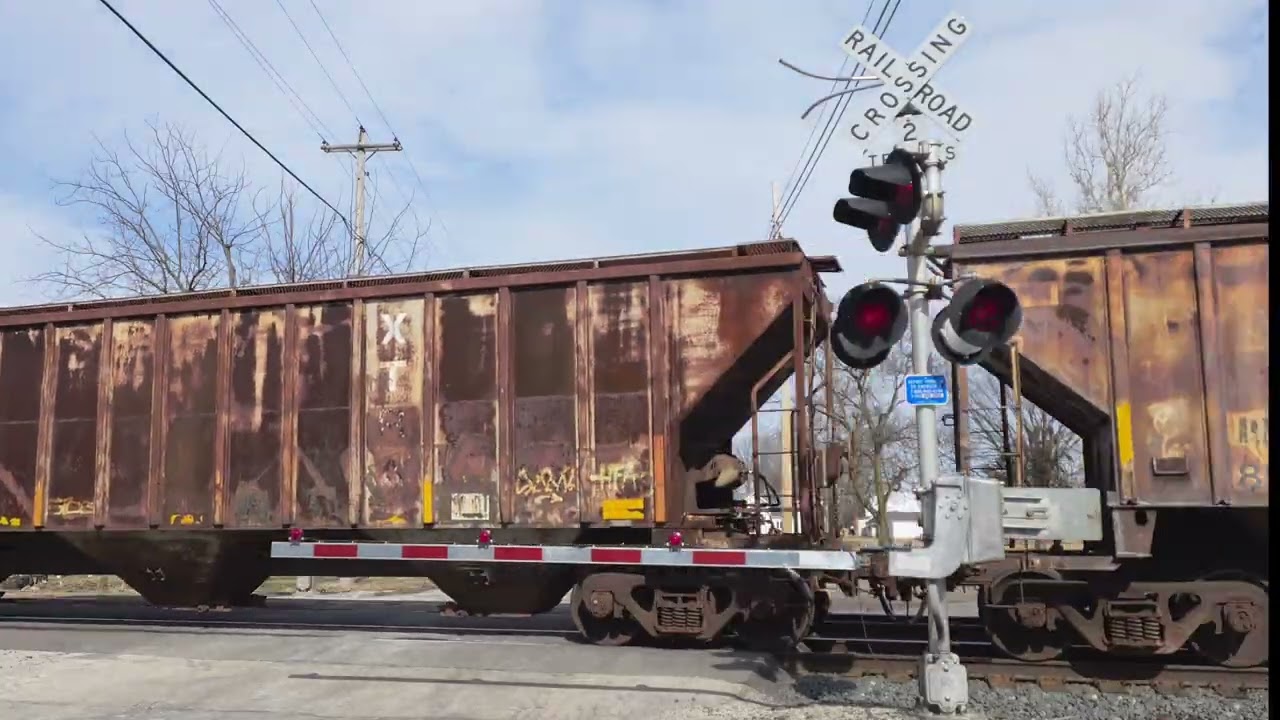 NS 4375 Leads Manifest West | Rocky Ridge Rd. Railroad Crossing #2, Rocky Ridge, OH