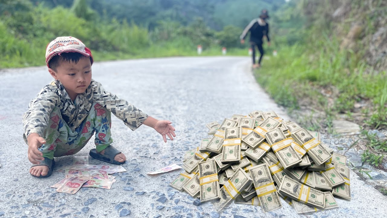 The smart boy decided to find the owner of the money and met a stranger. What is going on?