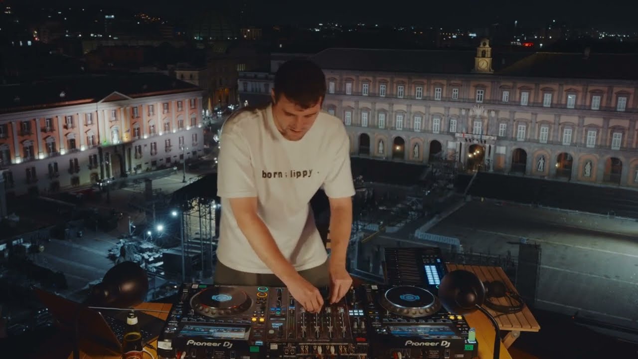 Lil Uzi Vert - Chill Bae (Fred again.. Edit) | Rooftop Live [Fede&rsquo;s Roof, Naples]