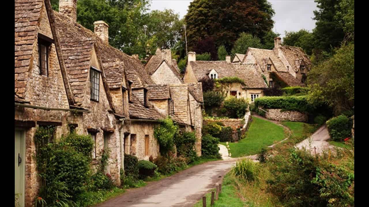 15 Picturesque Town Photos From Globally