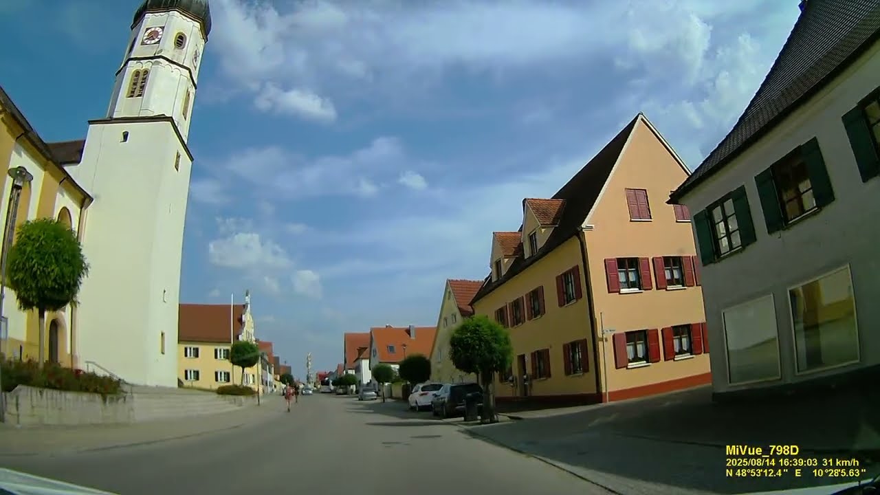 D: Markt Wallerstein. Landkreis Donau-Ries. Rundfahrt durch die Ortsmitte. August 2025
