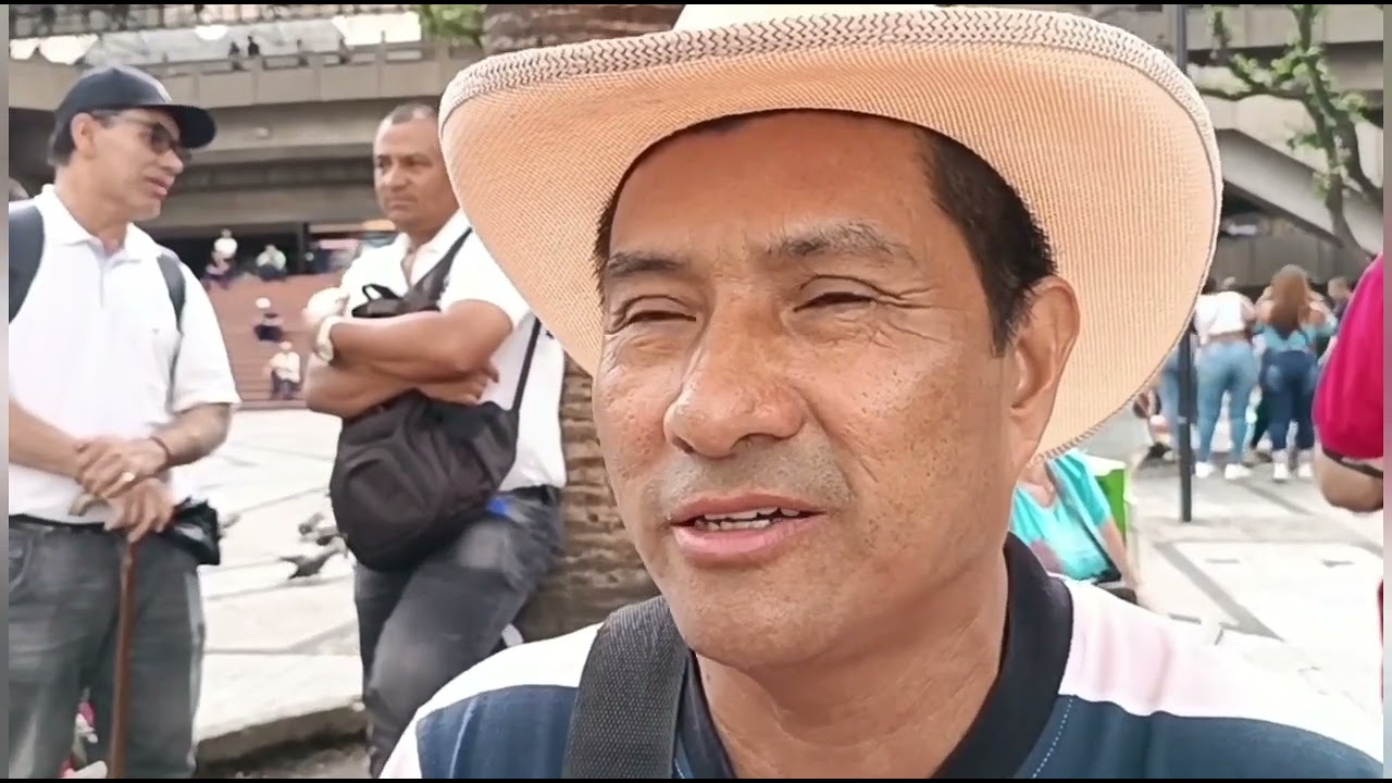 LOS MEJORES MUSICOS DEL PARQUE BERRIO  ASI SON LAS TARDES DE TERTULIAS