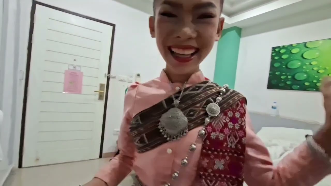วิธีร้องเพลงหลบลิขสิทธิ์ของธิดาลาว #บ้านศรีวิไล #เคศรีวิไล #ธิดาลาวศรีวิไล 