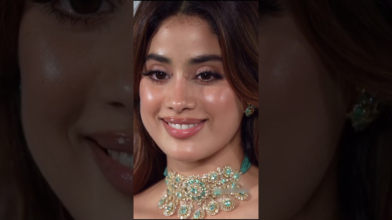 Janhvi Kapoor Looks So Beautiful 
