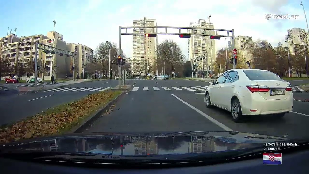 Driving in New Zagreb 🚙 from Dugave to intersection for ➡️ Utrina  Sopot⬅️ ↗️ Zaprudje & Sredi&scaron;će ↖️