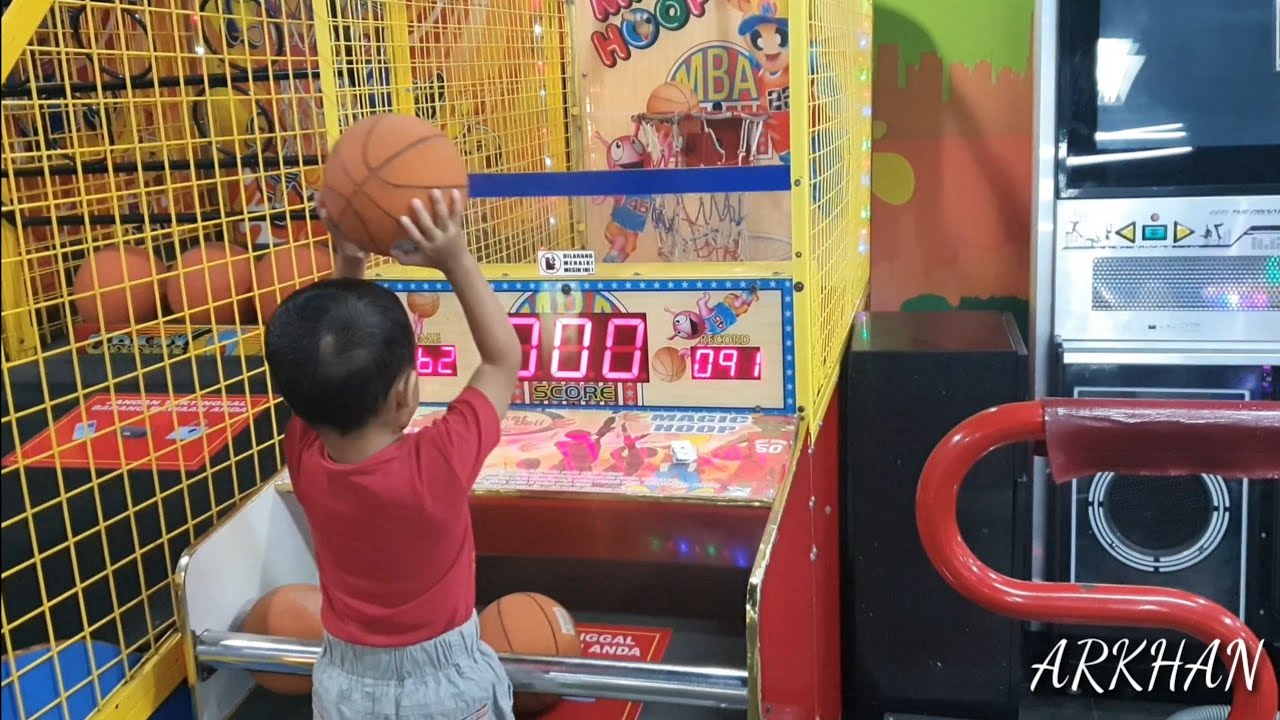 Main bola basket lagi di Time Zone asik sekali teman