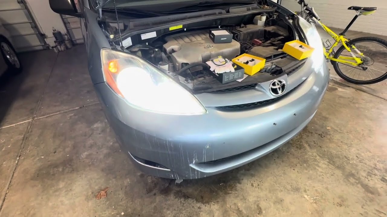 Upgrading the Headlights on a 2008 Toyota Sienna Using Auxito LED Bulbs. Super easy plug and play!