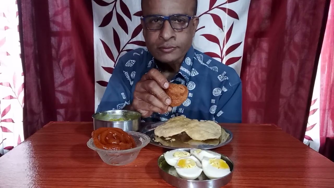 Bigbites Abhijeet Eating Dalpuri, Aludum, Boiled Eggs and Jalebi
