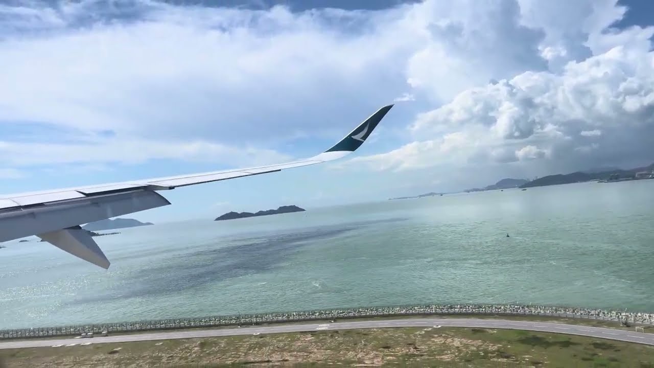 Cathay Pacific A350-900 | Landing in Hong Kong