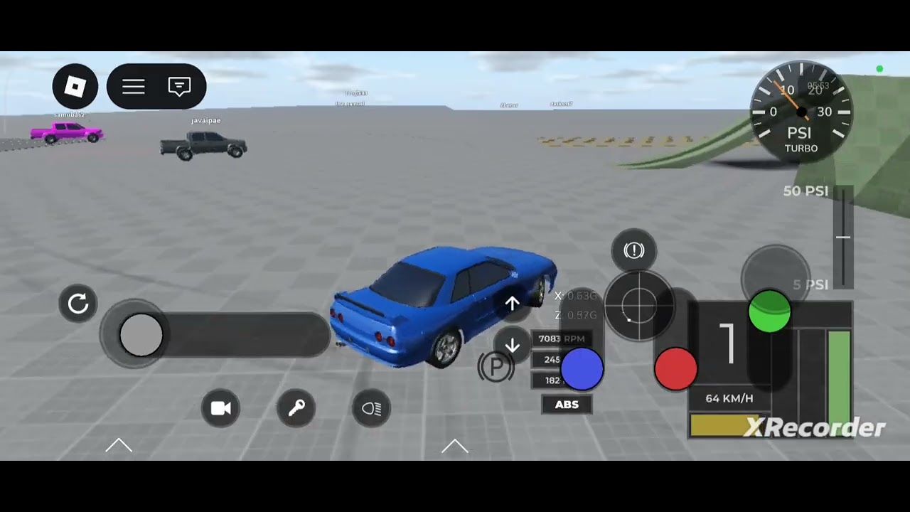 Jogando jogo de carro avião e 67