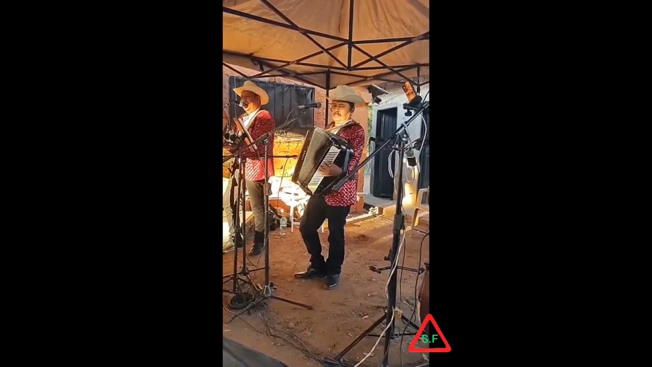 Los Sosiados de cosala ...seis pirs abajo