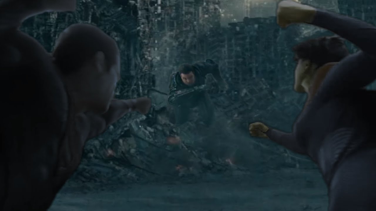 Supergirl helps Superman fight Zod