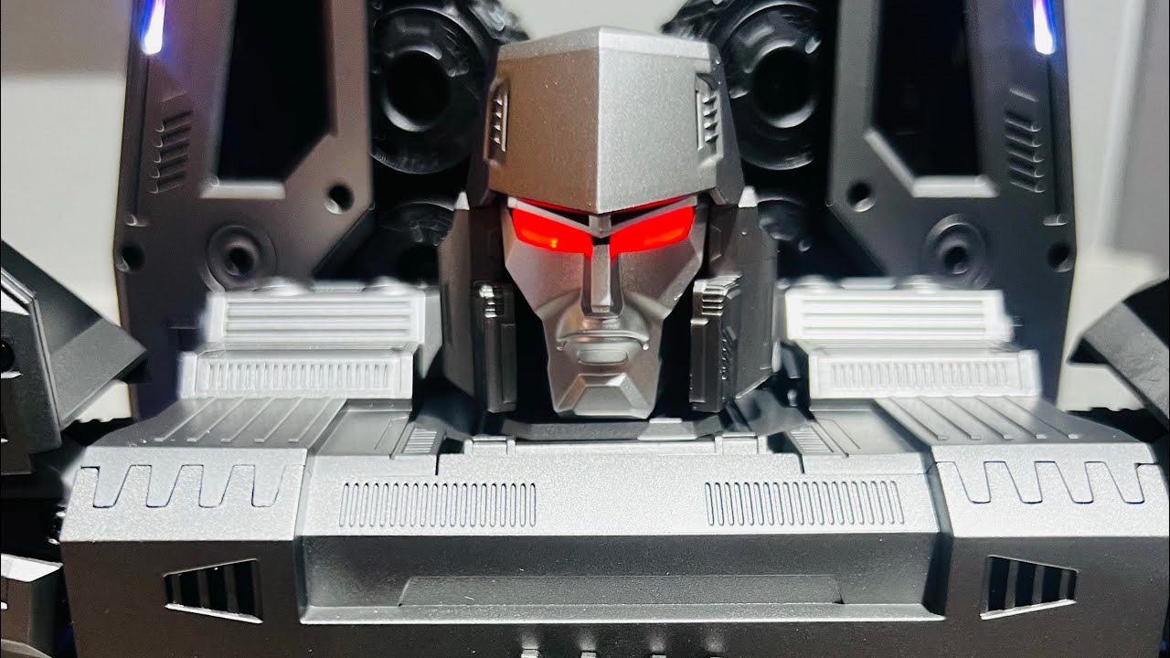 Transformers Robosen Flagship Megatron en español