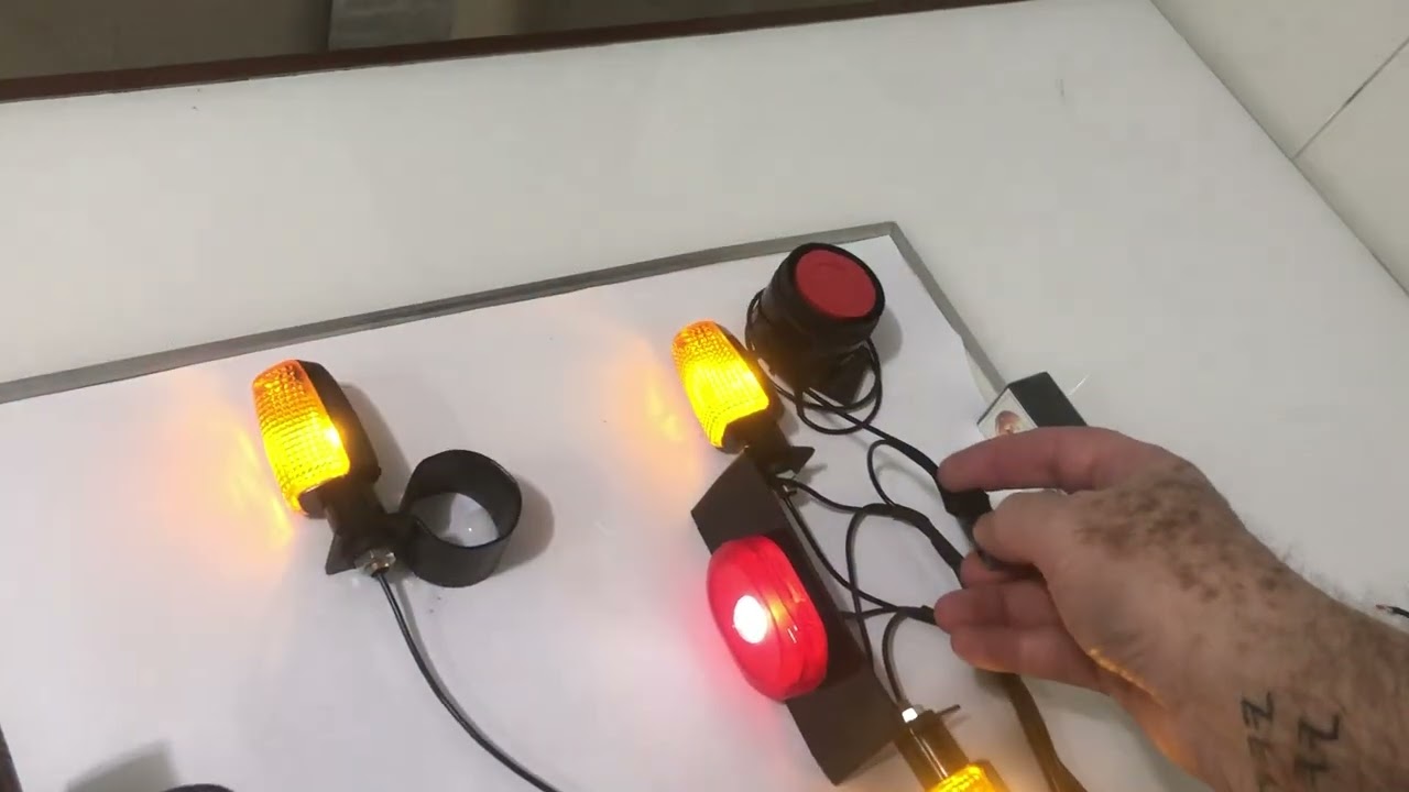 ILUMINAÇÃO A LED PARA BICICLETA MOTORIZADA